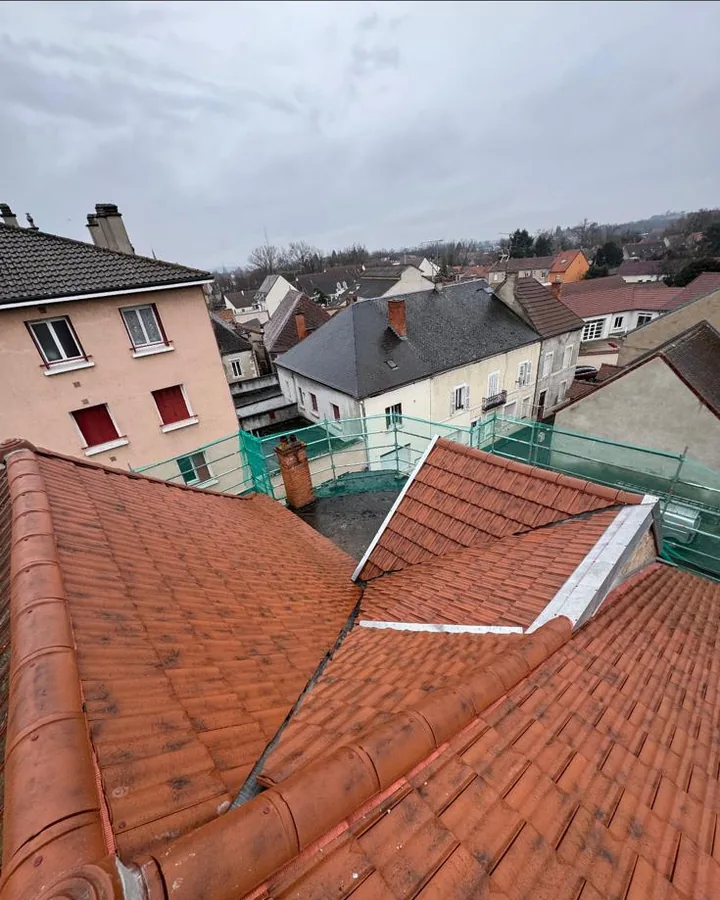 Zinguerie, noues et arêtiers